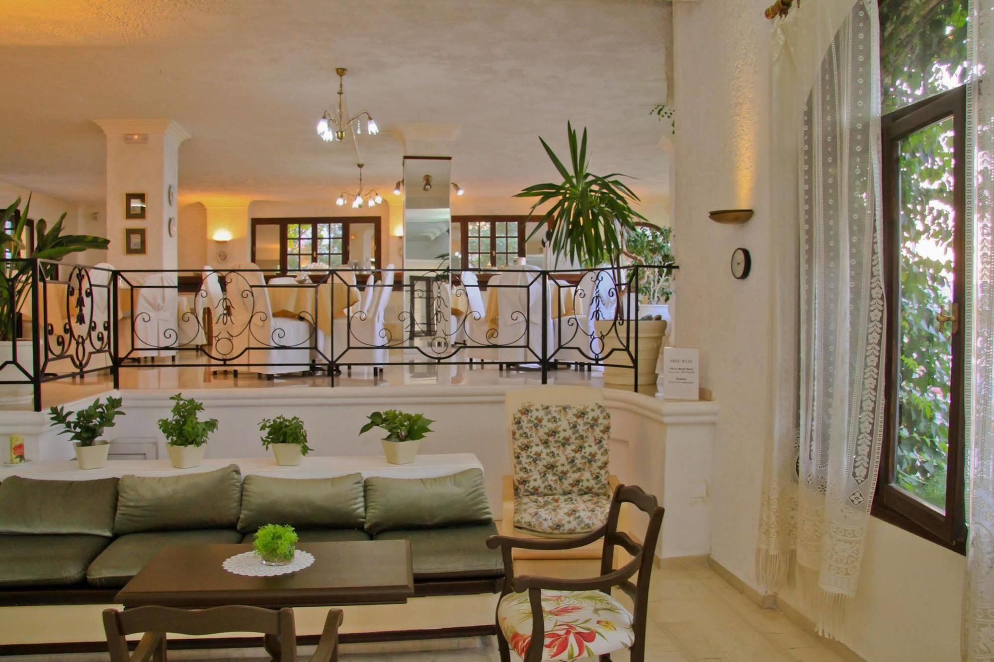 Azure Mare Hotel Chersonissos Buitenkant foto